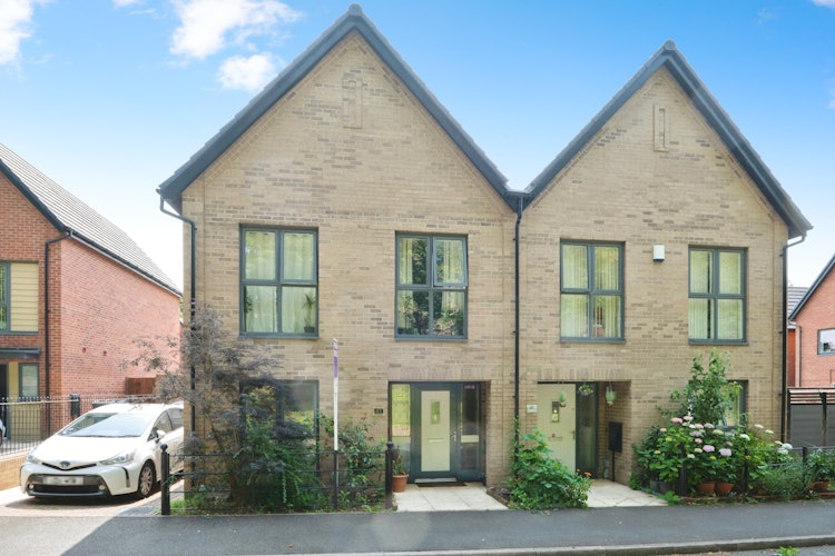 4 bedroom semi-detached house
