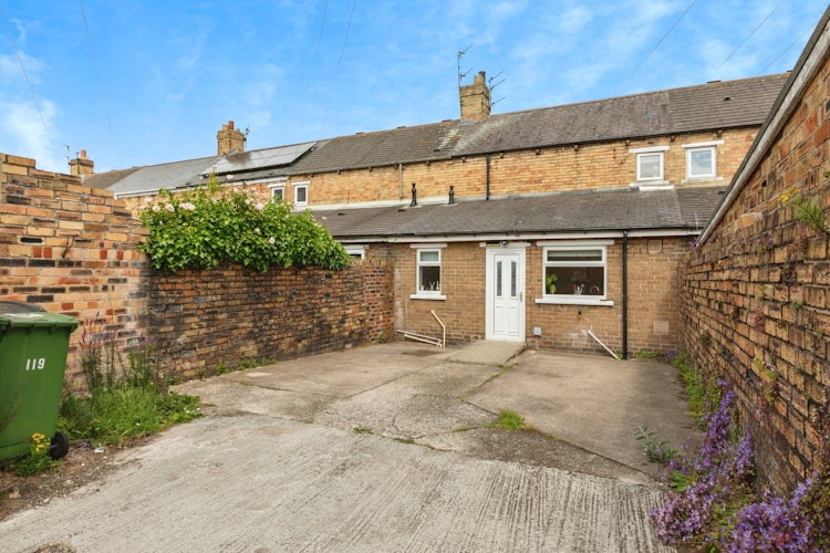 2 bedroom terraced house