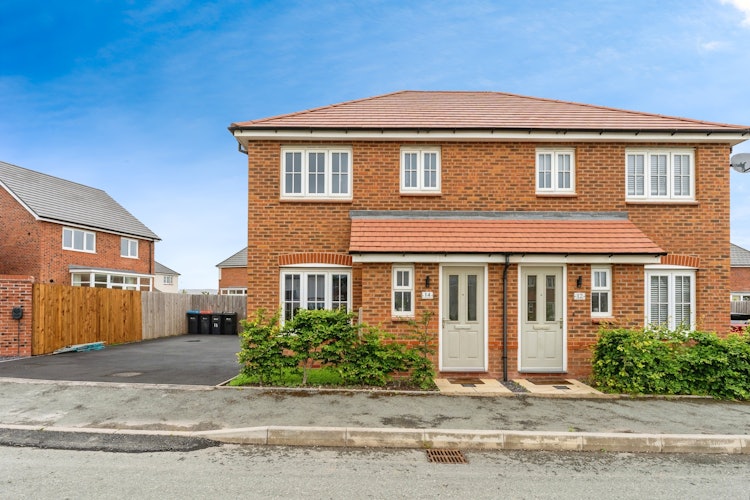 3 bedroom semi-detached house