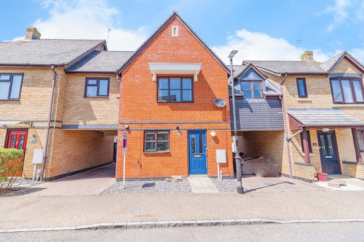3 bedroom link detached house