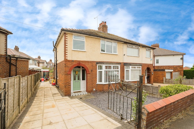 3 bedroom semi-detached house