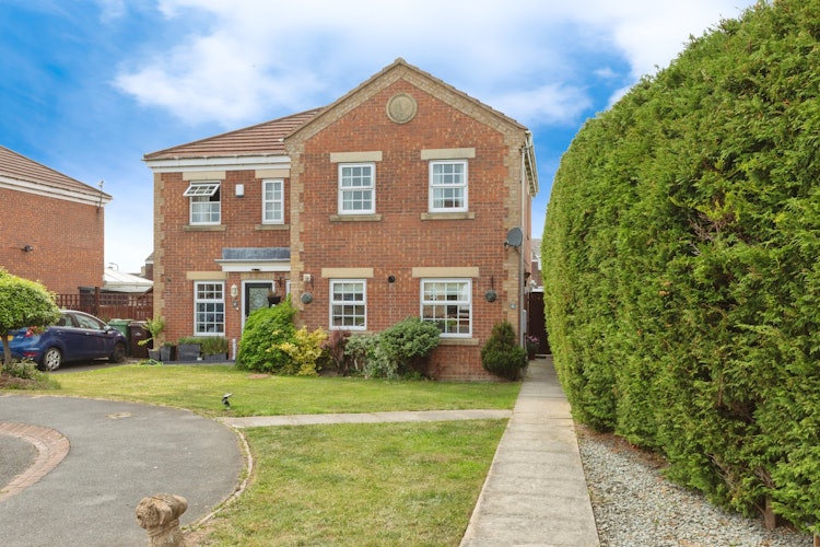 3 bedroom semi-detached house