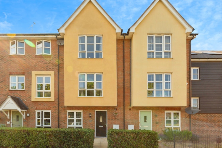4 bedroom terraced house