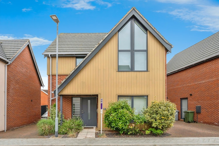 3 bedroom detached house