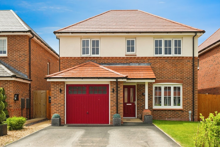 4 bedroom detached house