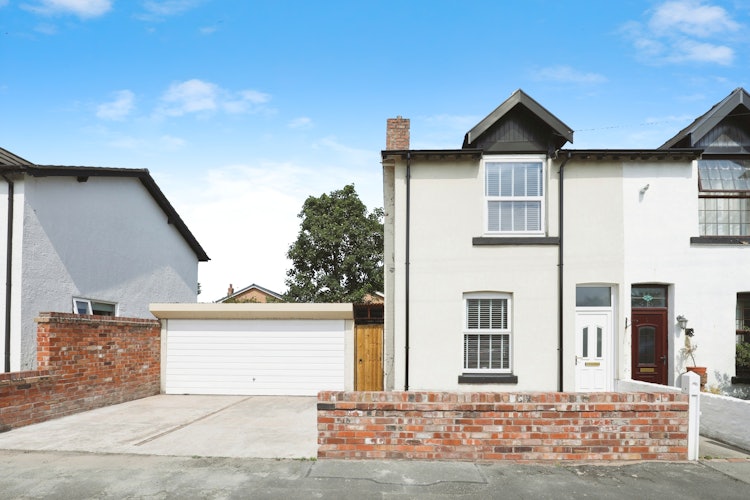 4 bedroom semi-detached house