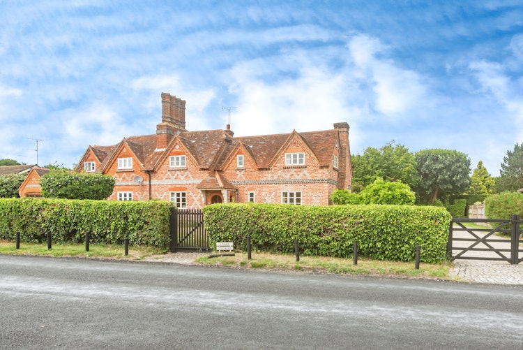 4 bedroom semi-detached house