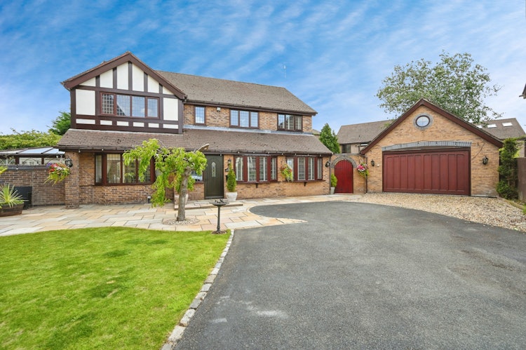 4 bedroom detached house