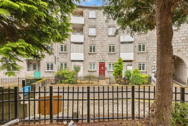 3 bedroom flat