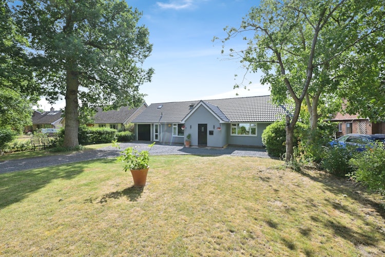 3 bedroom detached house