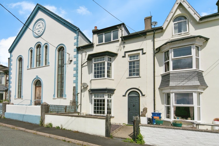 4 bedroom terraced house