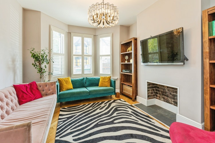 5 bedroom terraced house
