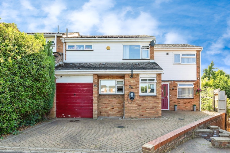 3 bedroom end of terrace house