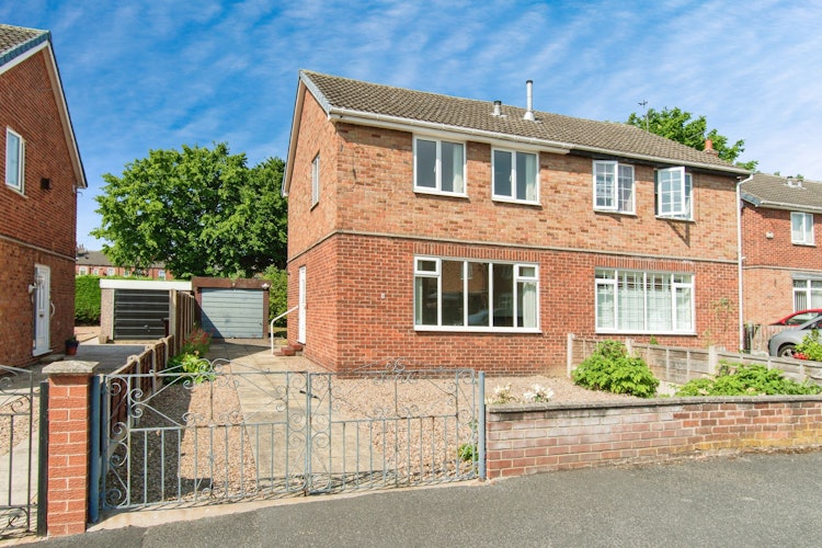 3 bedroom semi-detached house
