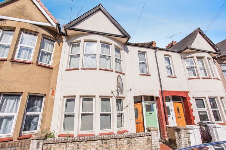 2 bedroom maisonette