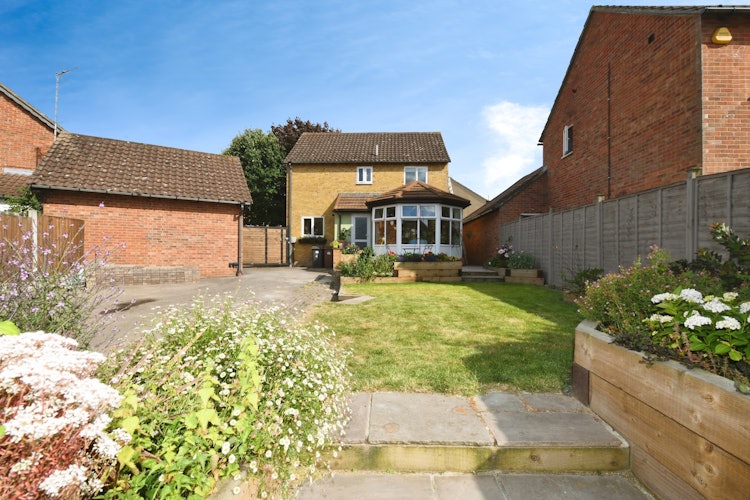 4 bedroom detached house