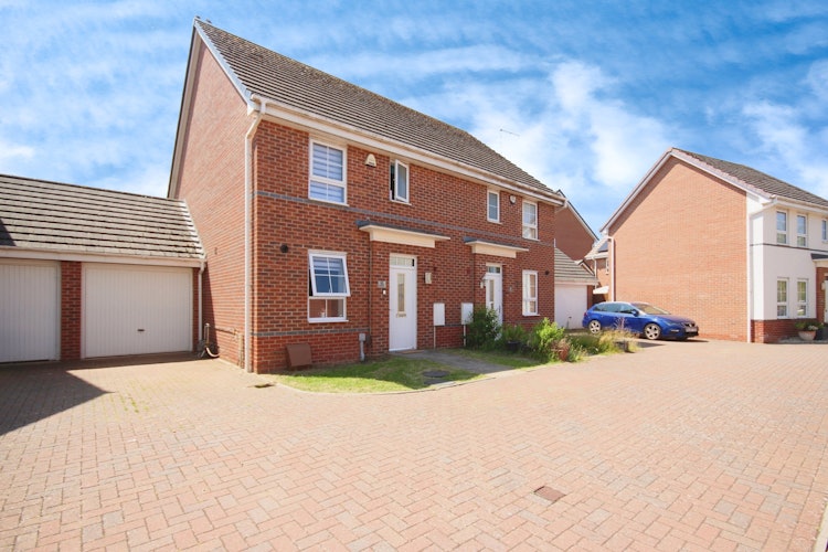 3 bedroom semi-detached house