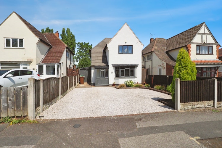 3 bedroom detached house