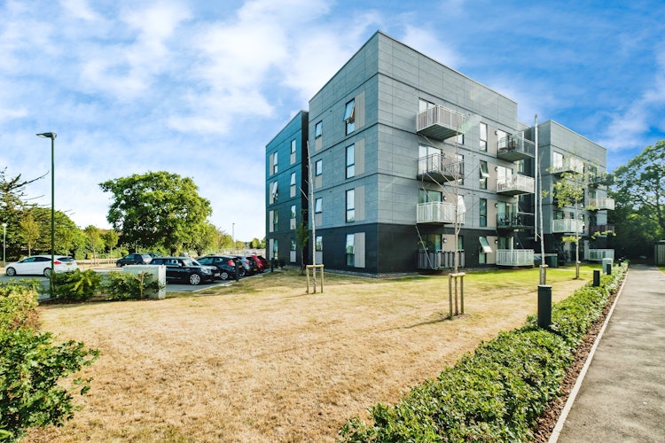 2 bedroom ground floor flat