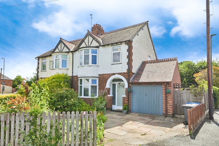 3 bedroom semi-detached house