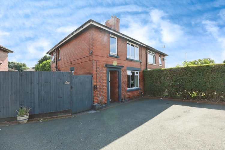 3 bedroom semi-detached house