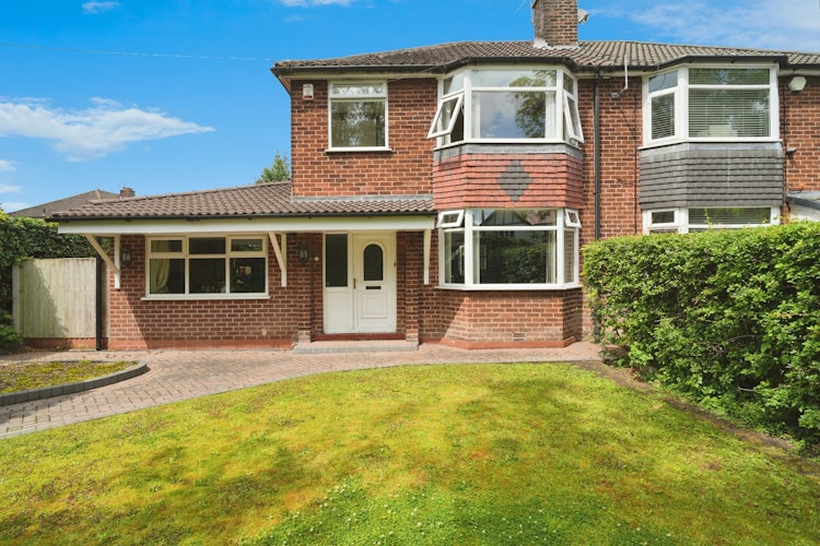 4 bedroom semi-detached house