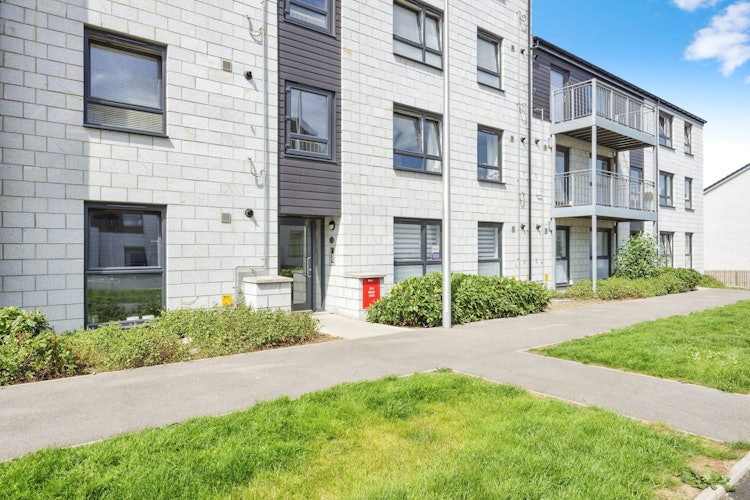 2 bedroom ground floor flat