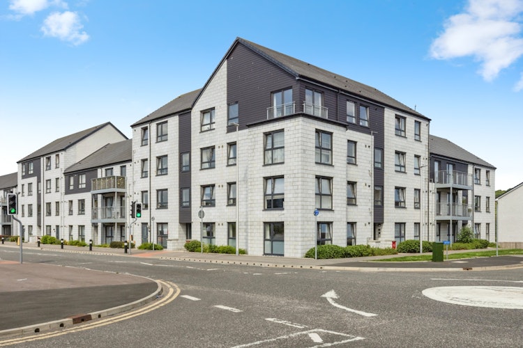 2 bedroom ground floor flat