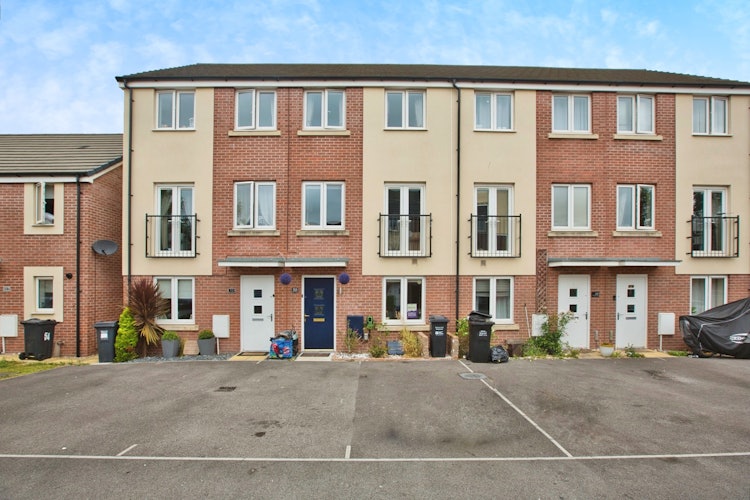 3 bedroom semi-detached house