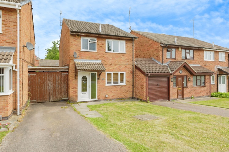 3 bedroom detached house
