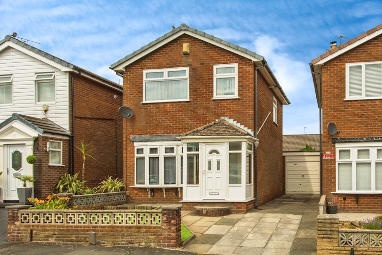 3 bedroom detached house