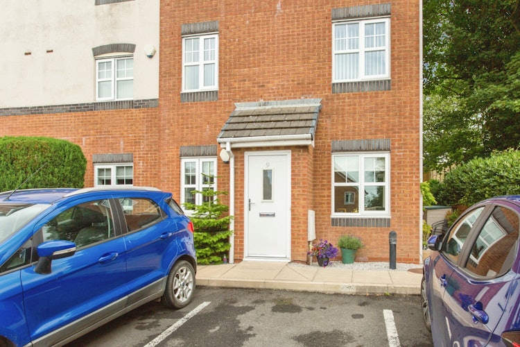 2 bedroom ground floor flat