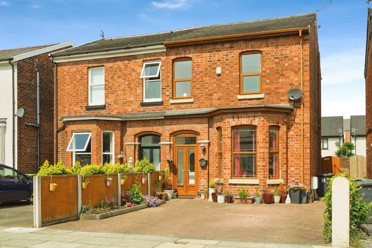 4 bedroom semi-detached house