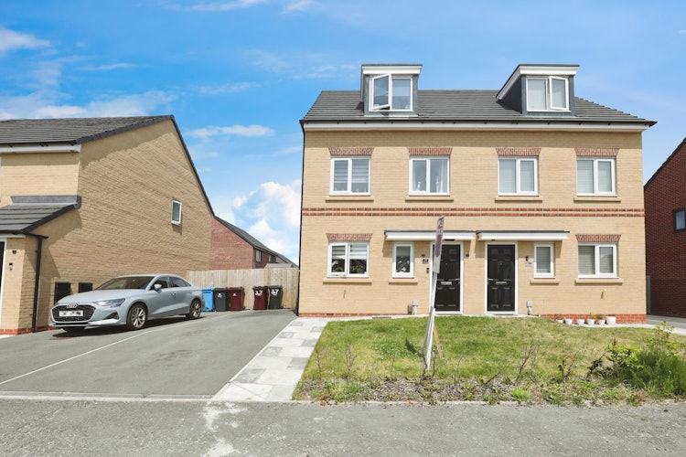 3 bedroom semi-detached house