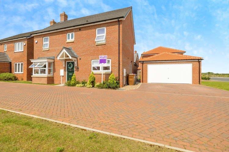 4 bedroom detached house