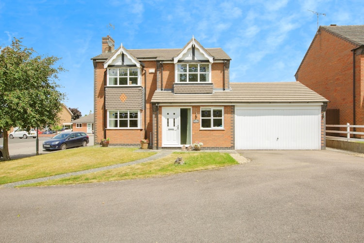 4 bedroom detached house