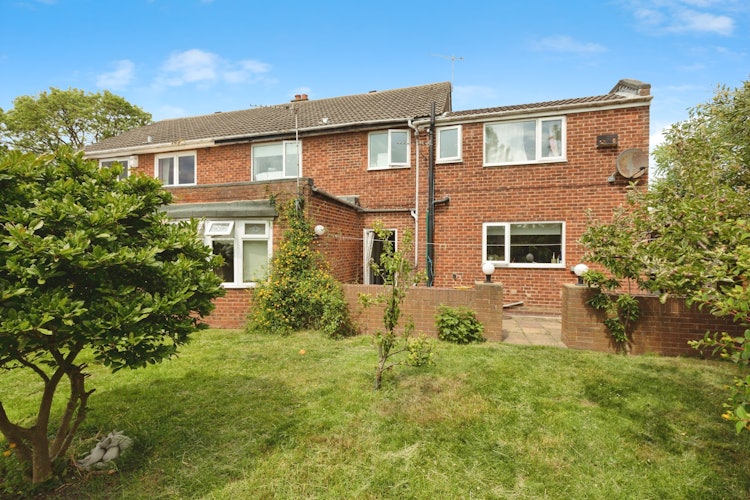 5 bedroom semi-detached house