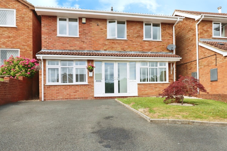 4 bedroom detached house