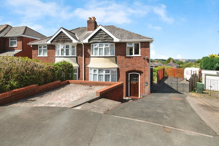 3 bedroom semi-detached house