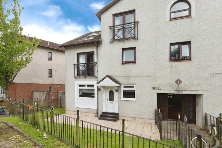 2 bedroom ground floor flat
