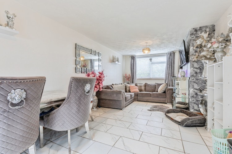3 bedroom terraced house