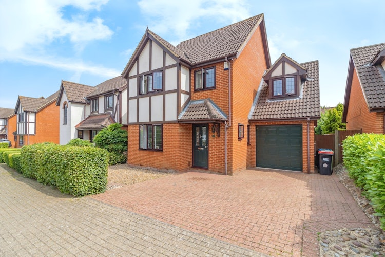 4 bedroom detached house