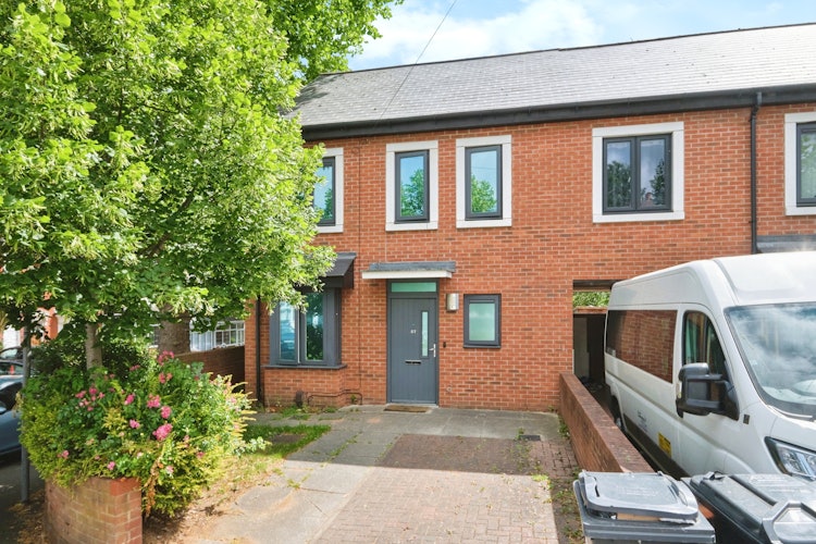 2 bedroom end of terrace house