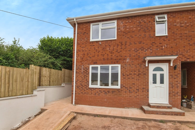 2 bedroom terraced house