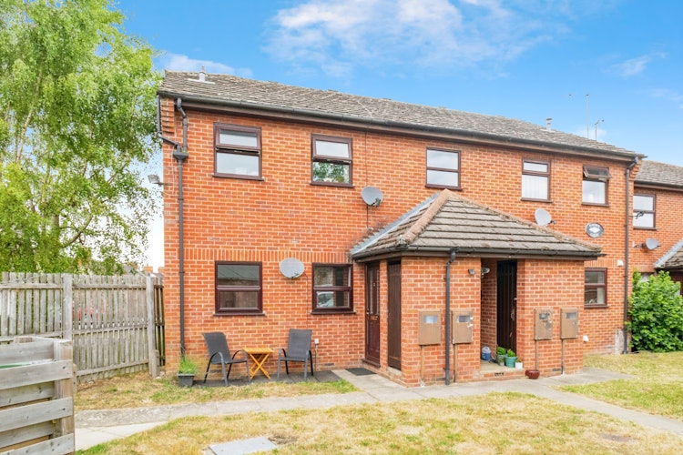 2 bedroom ground floor flat