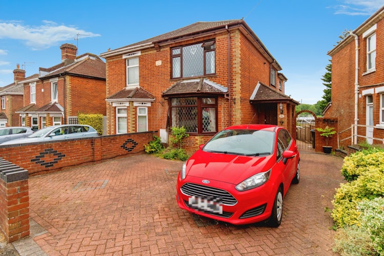 3 bedroom semi-detached house