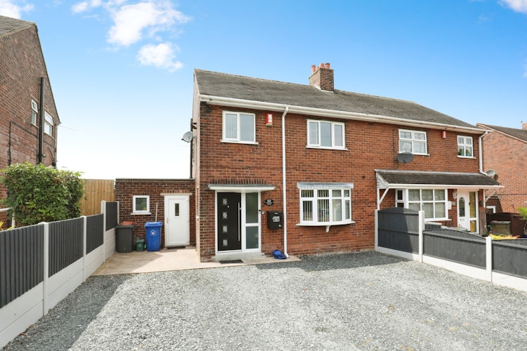 3 bedroom semi-detached house
