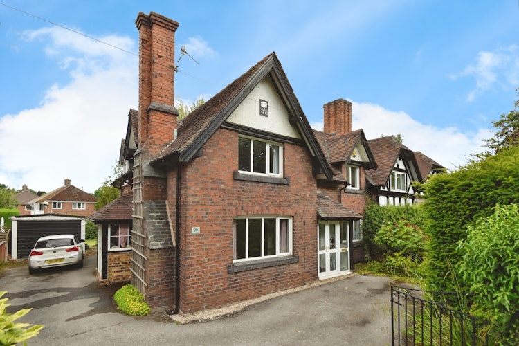 3 bedroom semi-detached house