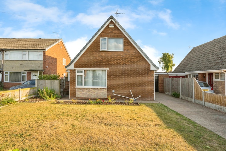 2 bedroom detached house