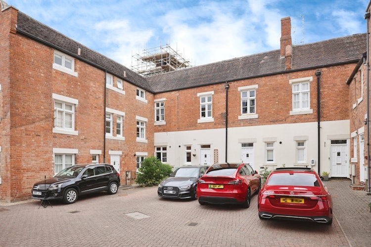 2 bedroom terraced house